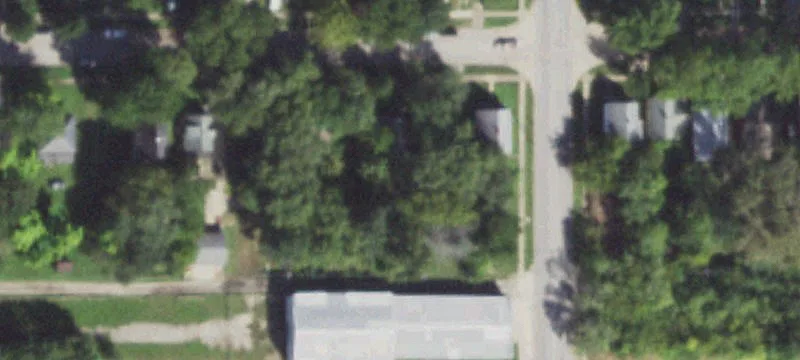 1121 Green St