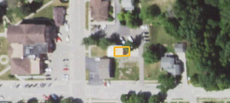 305 Clay St