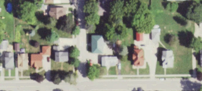 702 Richardson Ave