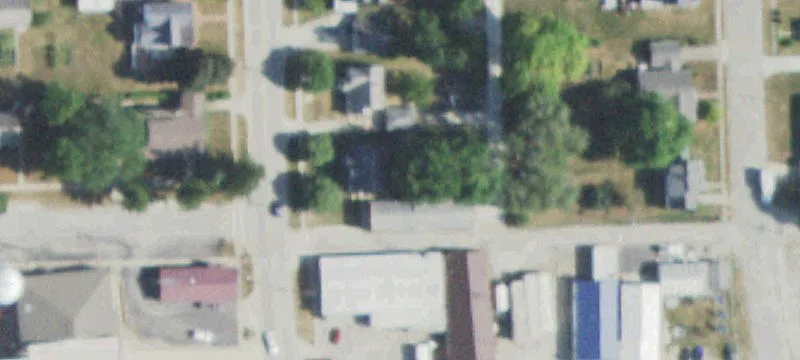 305 2nd St