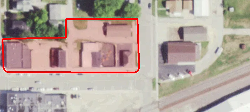 916 Main St