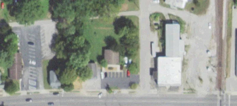 300 Main St