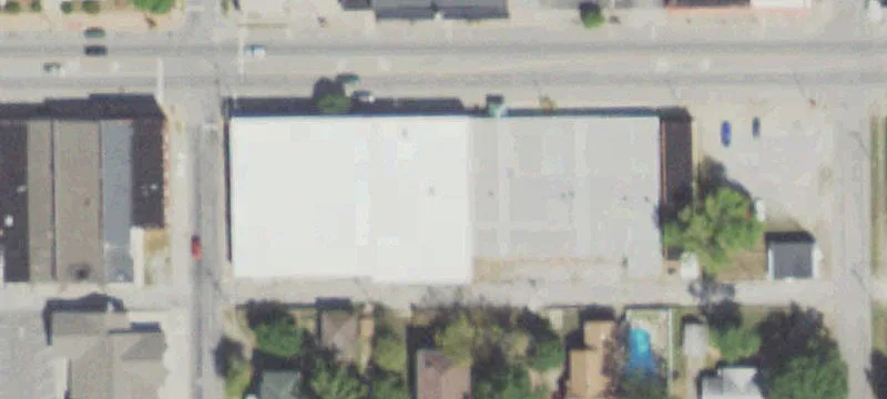 300 Main St