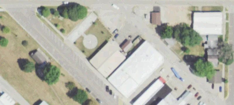33  Ave