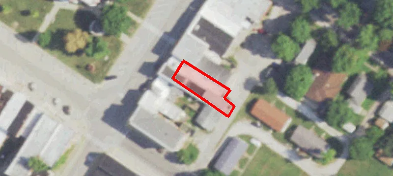 128 Main St