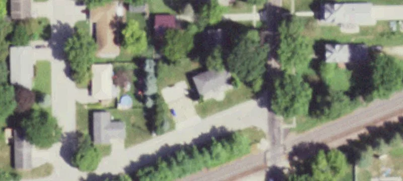 506 Schade St