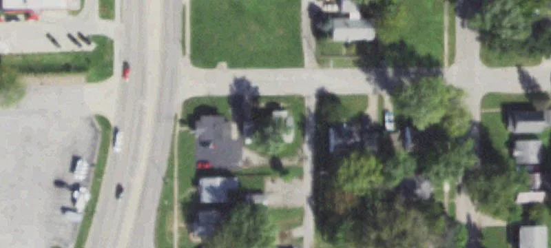 1045 Ctr St