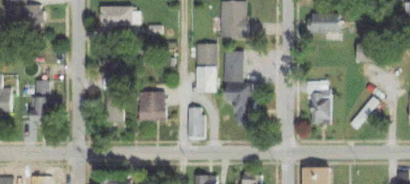 904 White St