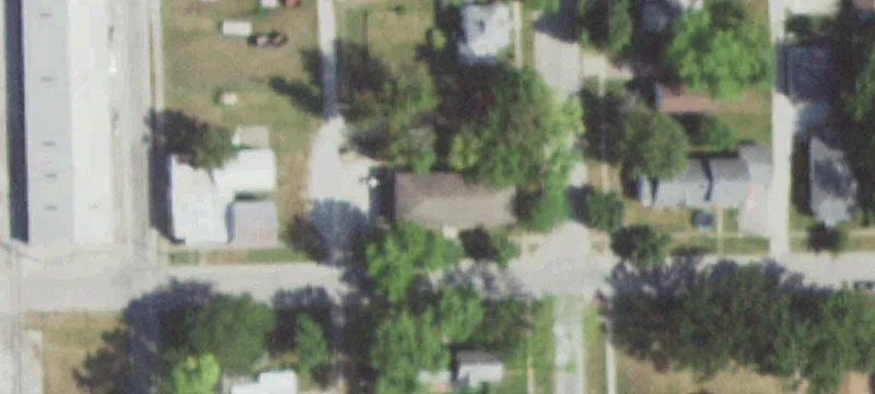 313 Lyle St