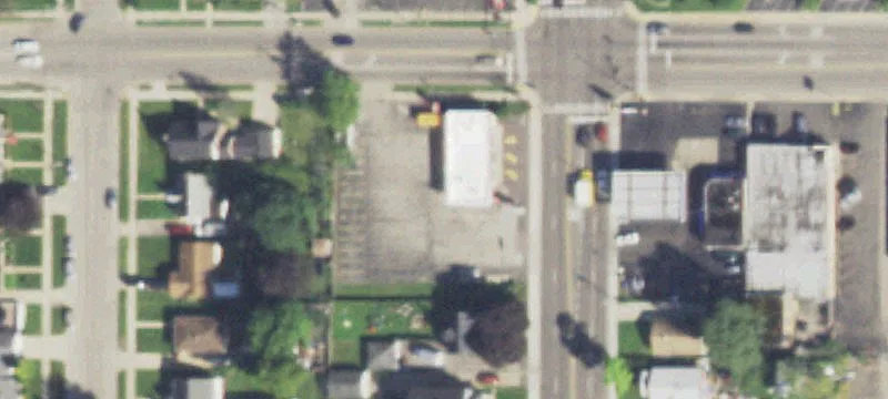 1212 Lewis Ave