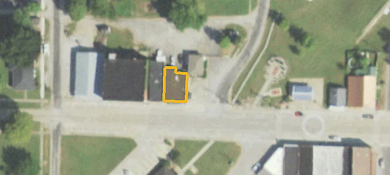 301 Main St