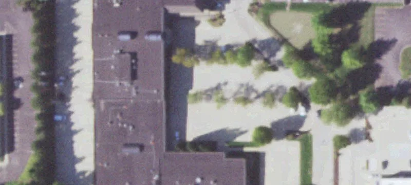 1813 Neil St