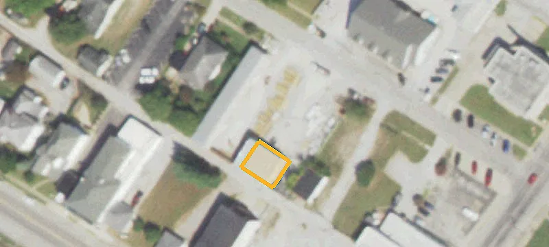 104 Chestnut St