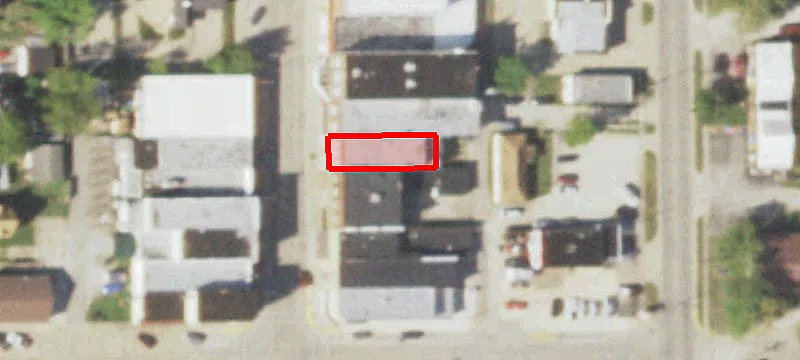 9 12th N Main St