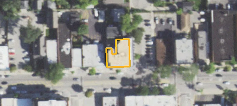 1104 Chicago Ave