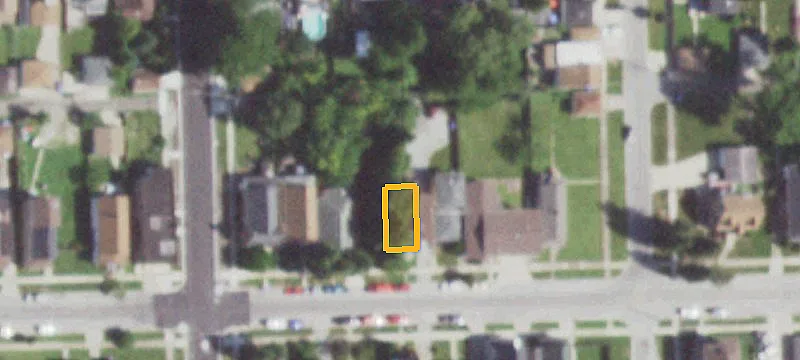 2152 Desplaines St