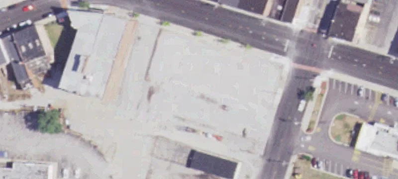 639 Broadway