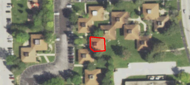 900 Ravinia Pl