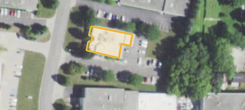 975 Campus Dr