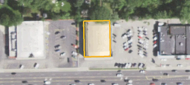 901 Roosevelt Rd