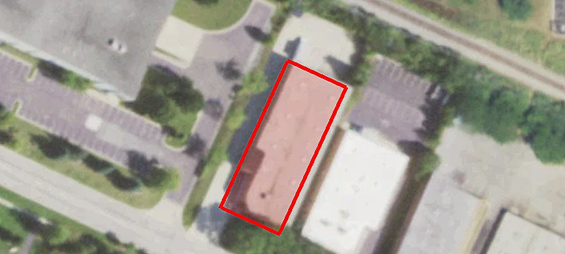 320 Windy Pt Dr