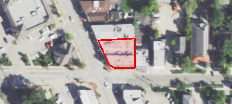 305 Waukegan Ave