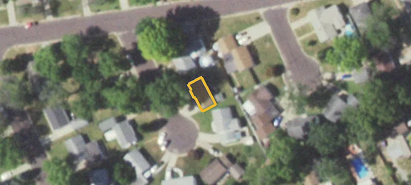 821 Paris Ave
