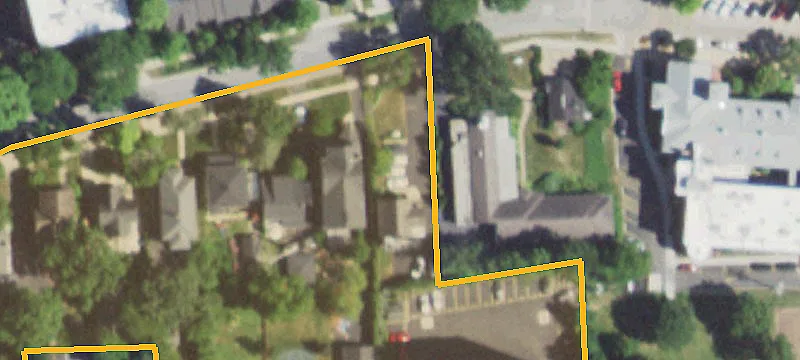 1105 Curtiss St