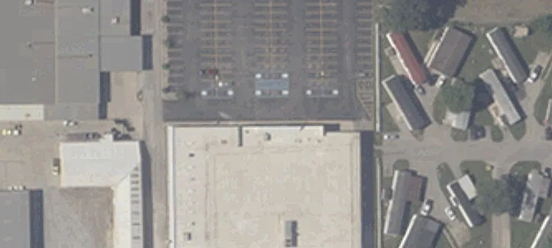451 Es Blvd