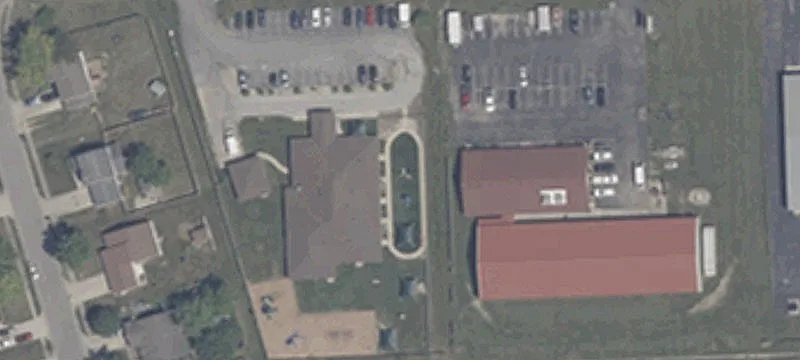 565 Tracy Rd