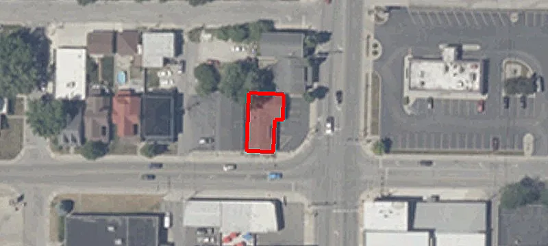 206 Main St