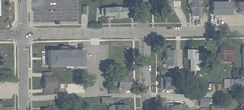402 Superior St