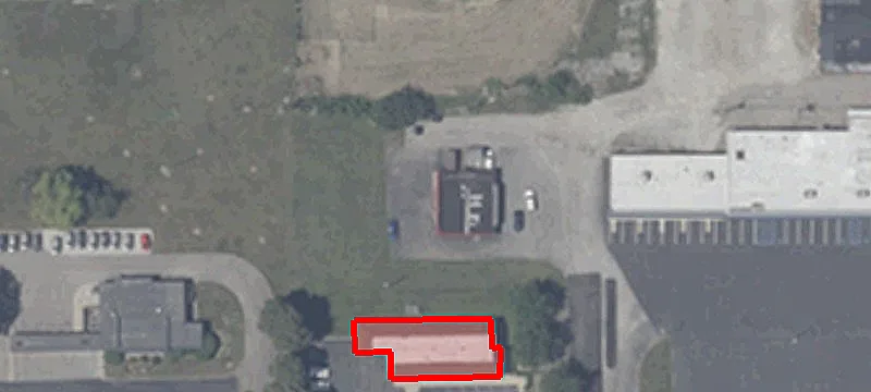100 Maple Ln