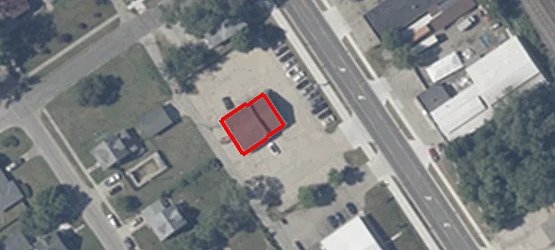2611 Main St