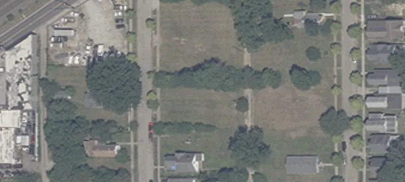2221 Avondale Pl