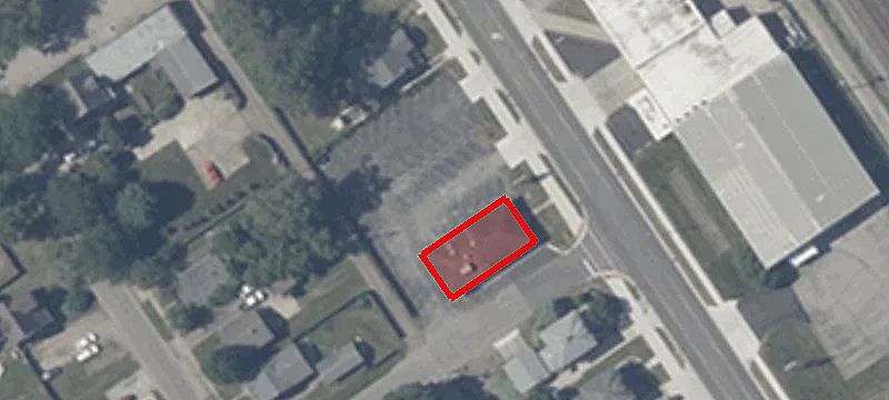 2425 Main St