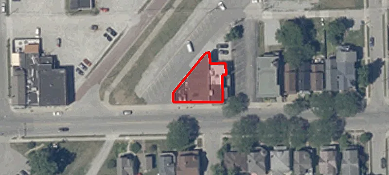 1732 Main St