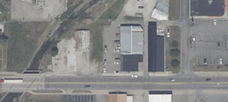 1410 Main St