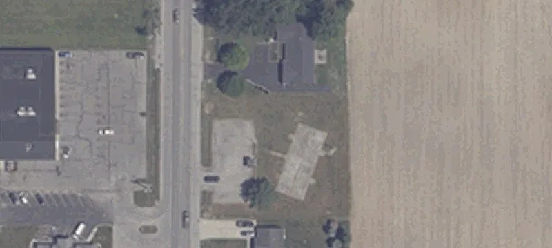 1098 Peru St