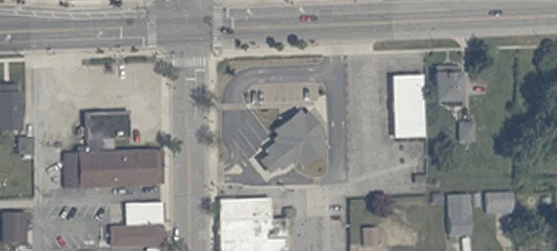 902 Lincoln E Hwy