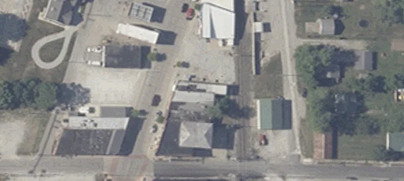 107 En Main St