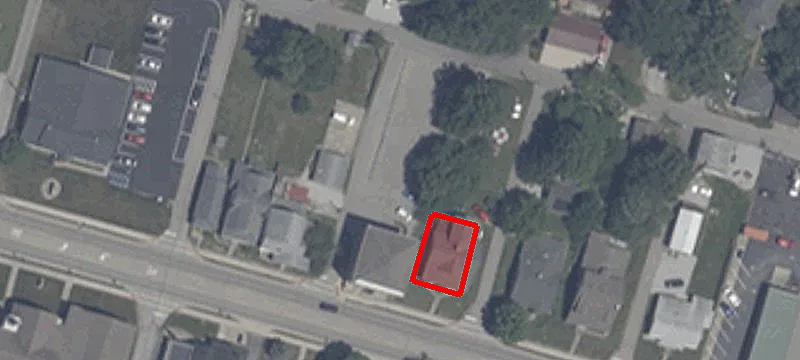 28 Main St