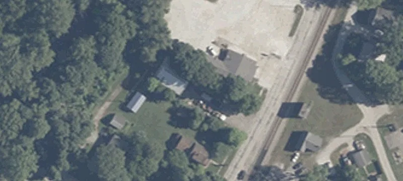 107 Railroad St