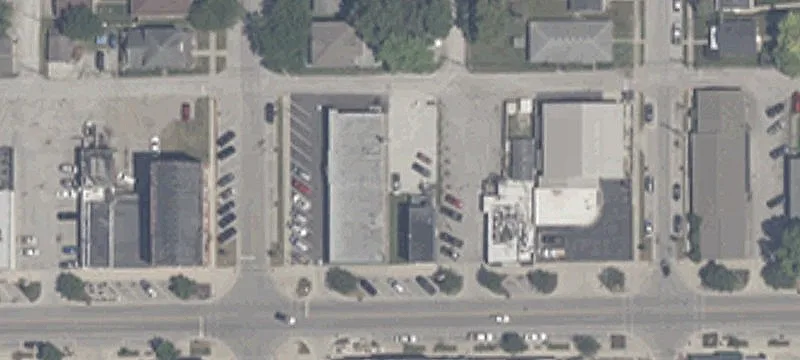 418 Main St