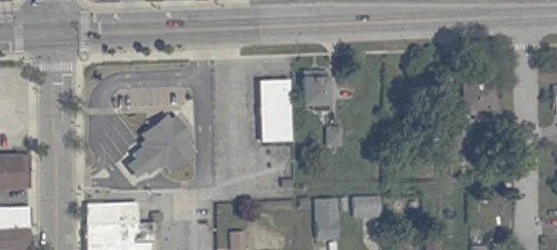 1008 Lincoln E Hwy
