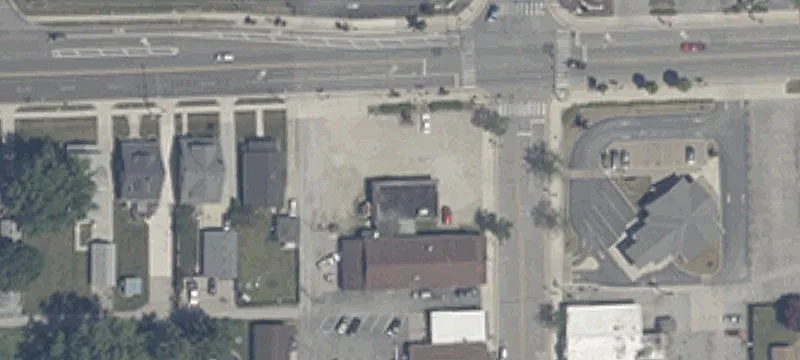 706 Broadway St