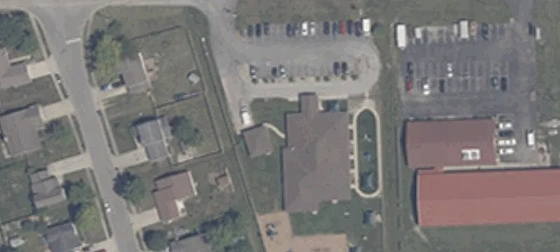 565 Tracy Rd