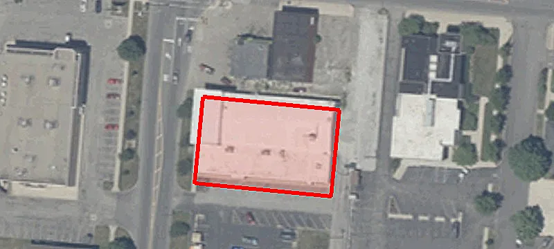 913 Main St
