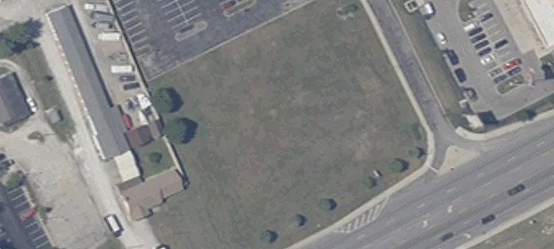 2702 Main St