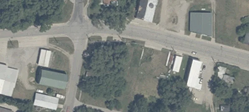 1385 Main St